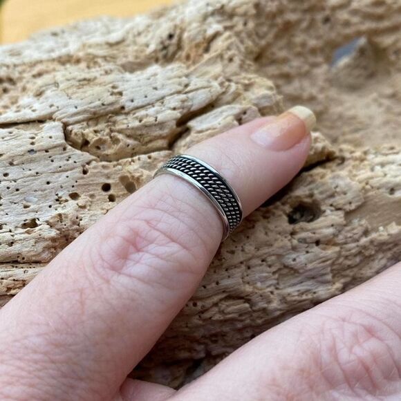 Bali Style Sterling Silver Toe Ring - Picture 2 of 3